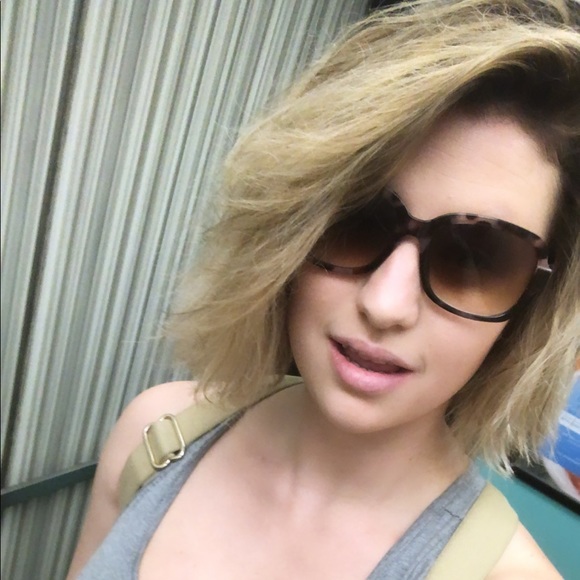 Meet your Posher, Sarah - Picture 1 of 1